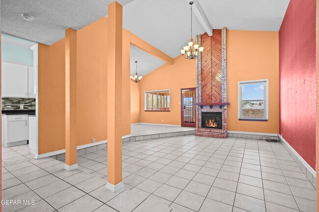 Building Photo - 4805 Maureen Cir