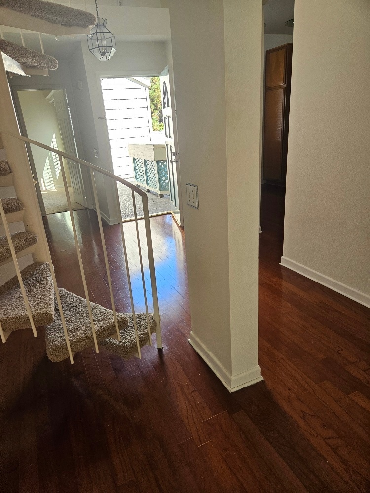 hall way to entry door, kitchen - 7532 Seaspring Dr