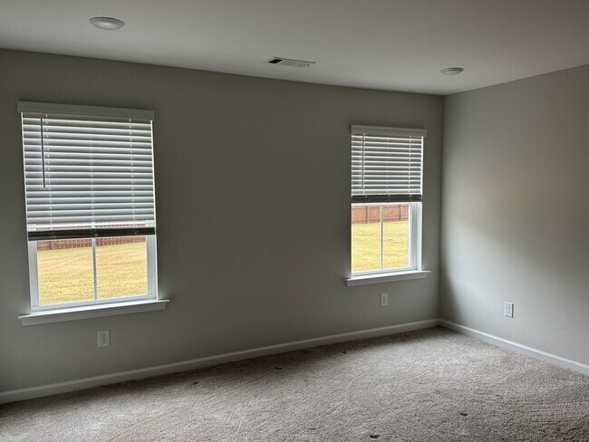 Building Photo - 424 Kohn Dr