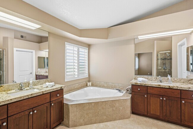 Building Photo - 223 Desert Falls Dr E