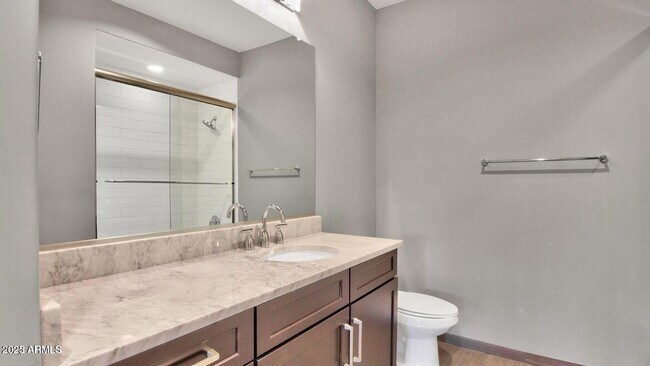 Building Photo - 4803 N Woodmere Fairway