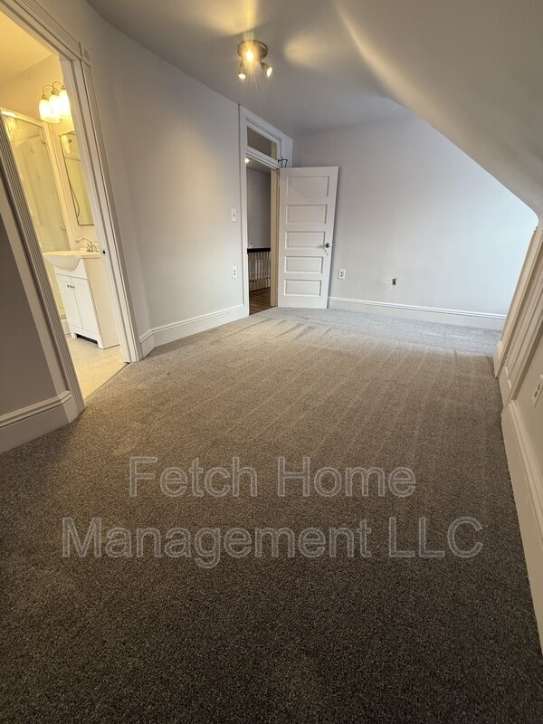 Building Photo - 125 E State St