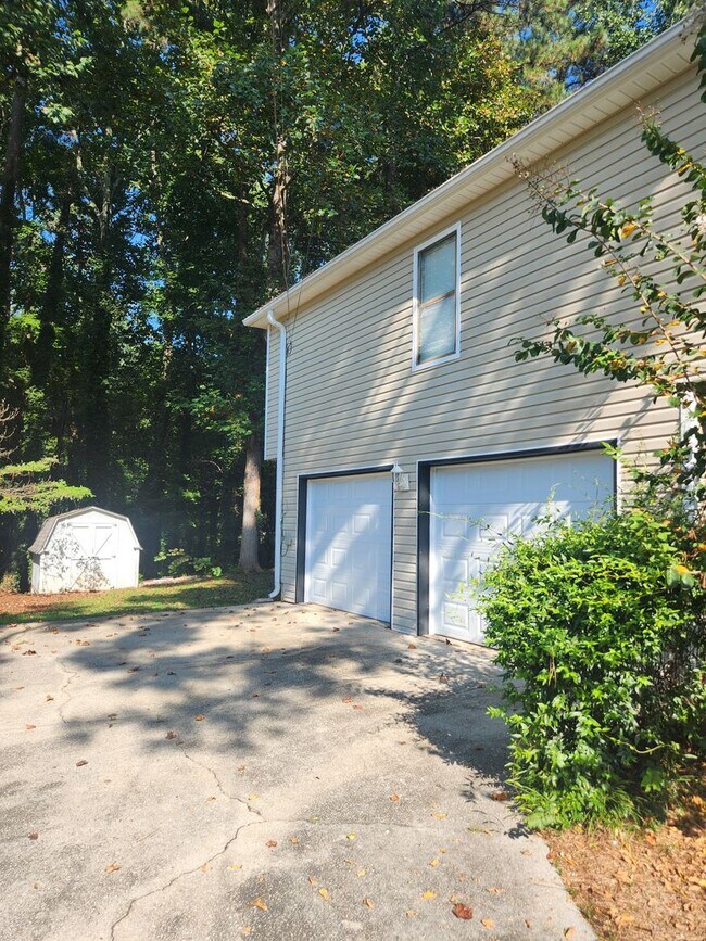 Building Photo - 4680 Lost Mountain Dr