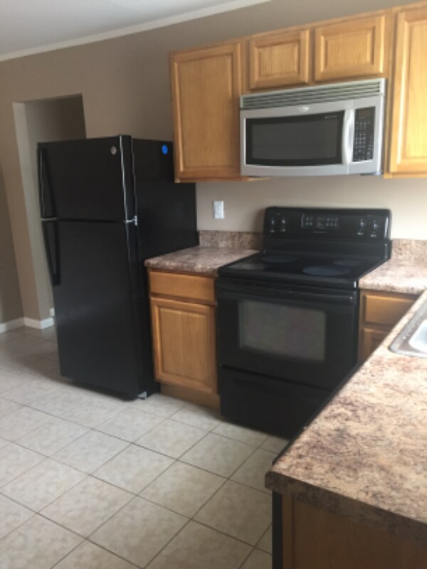 Building Photo - 30 Lilac Ave