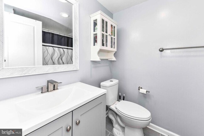 Building Photo - 10570 Main St