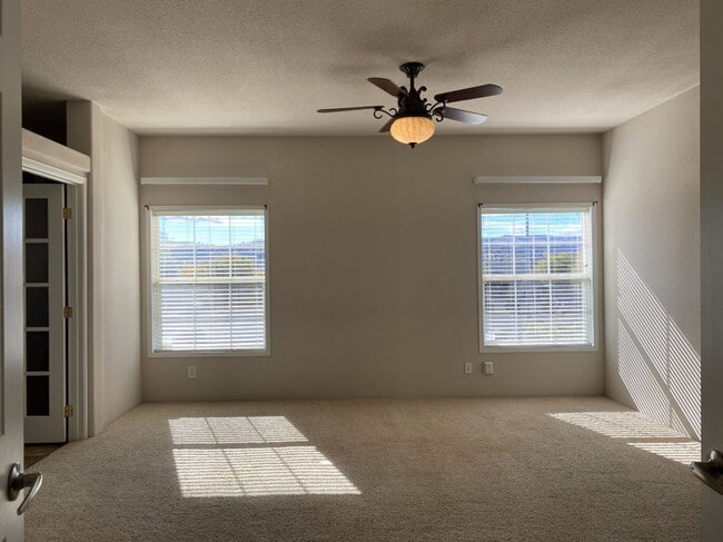 Building Photo - Serene in Dallesport, WA