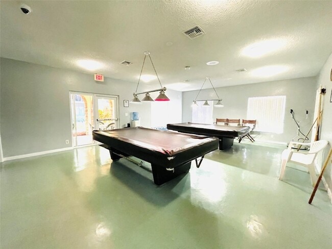 Building Photo - 259 S Cypress Rd