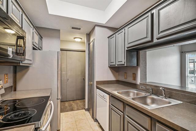 Building Photo - 3623 W Northgate Dr