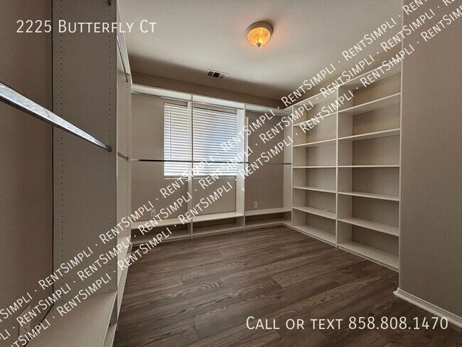 Building Photo - 2225 Butterfly Ct