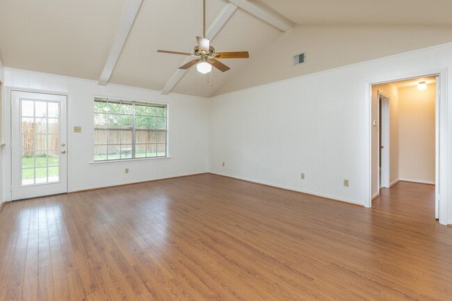 Building Photo - 2623 Longleaf Pines Ln