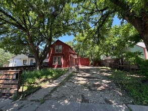Building Photo - $1050 - 3 bed 1 bath - Single Family Home