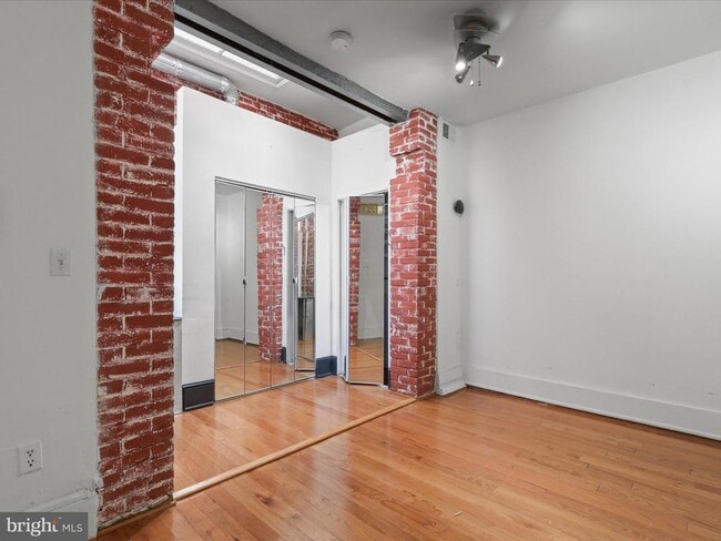 Building Photo - 929 O St NW