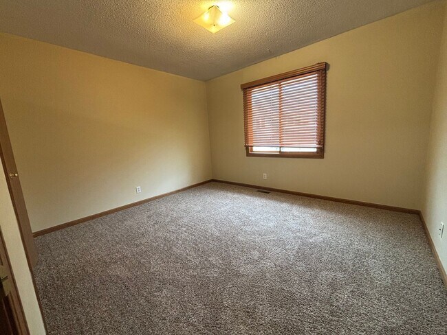Building Photo - 2135 S 46th Ave