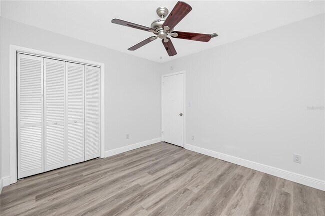 Building Photo - 3747 Shady Bluff Dr