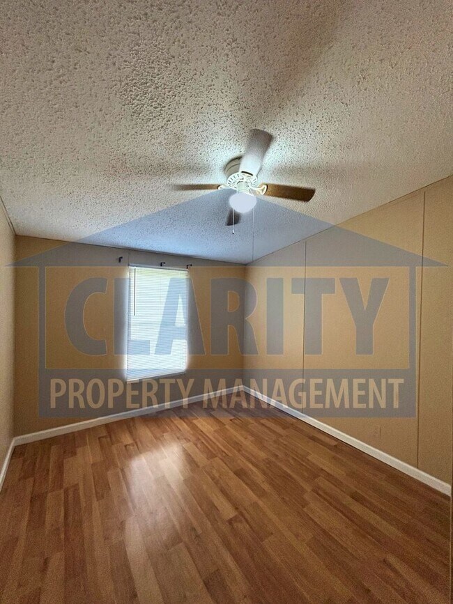 Building Photo - Spacious 4-Bedroom, 2-Bath Home!