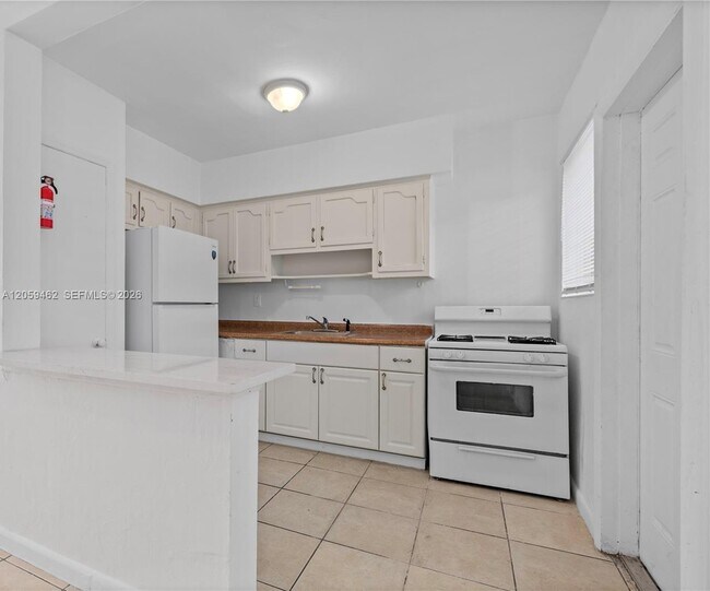 Building Photo - 744 85th St