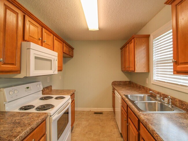 Building Photo - Nice Rental in Athens City!