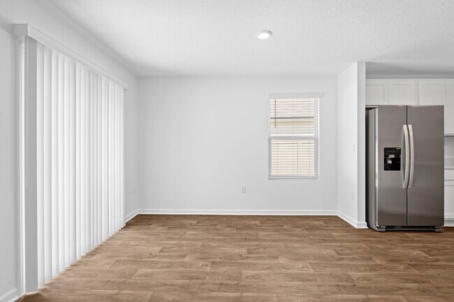 Building Photo - 353 Ardila Cir