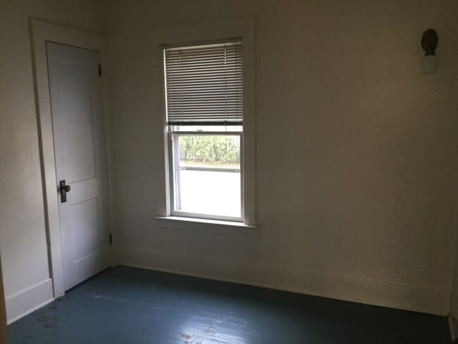 Building Photo - Two Bedroom Home in the Rose Park Neighbor...