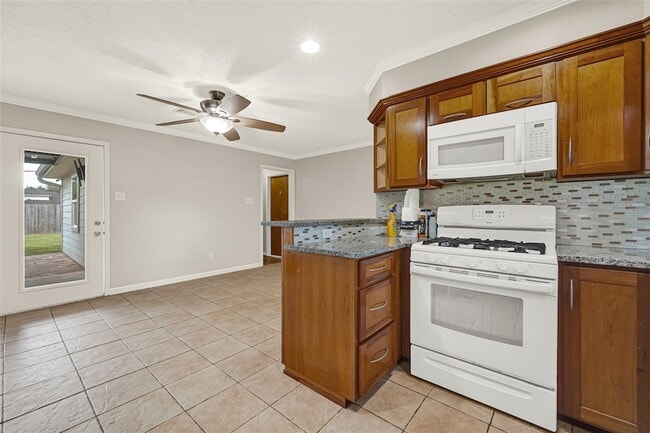 Building Photo - 9927 Southport Dr