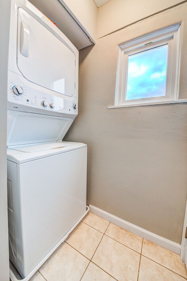 Building Photo - Available JULY 2026  - RENOVATED 3 Bedroom Home w/ Garage, City Views + MORE!