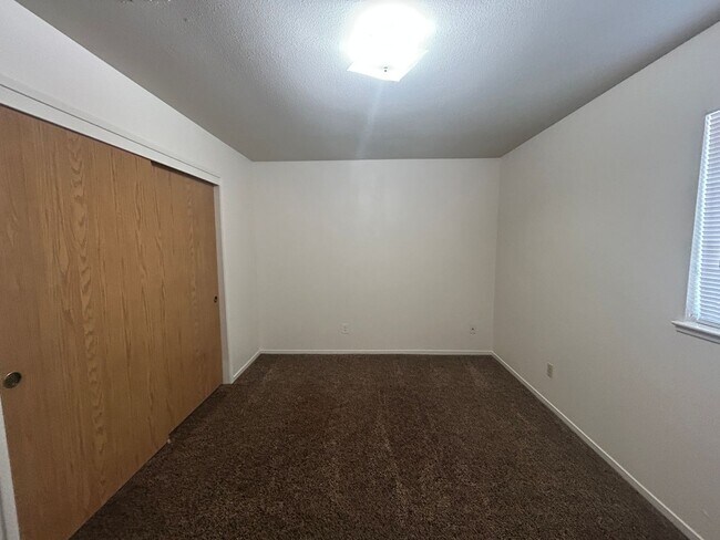 Building Photo - 52 S Parsons Ave