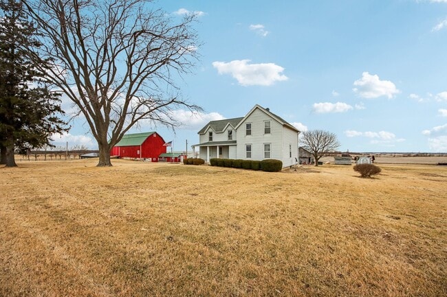 Building Photo - 11N455 Tower Rd