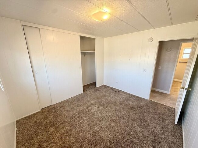 Building Photo - Large 3 Bedroom, 1 Bath Ranch Style Home in South Loveland, CO