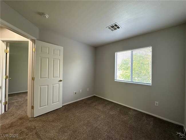 Building Photo - 2637 Heathrow St