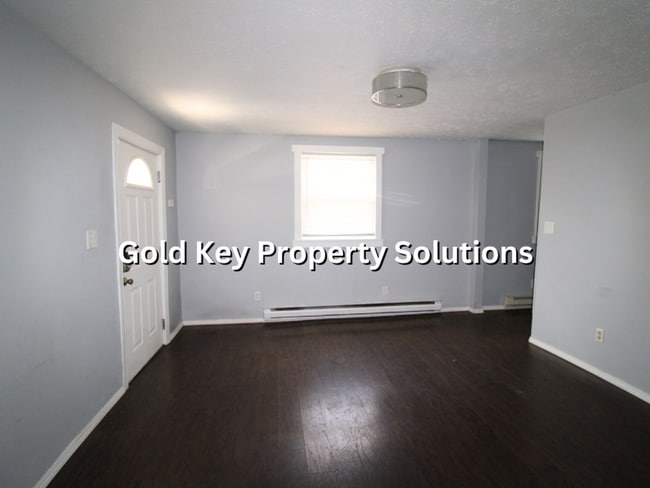 Building Photo - MUNCIE 3 BR 1 BA house with Fenced Backyar...