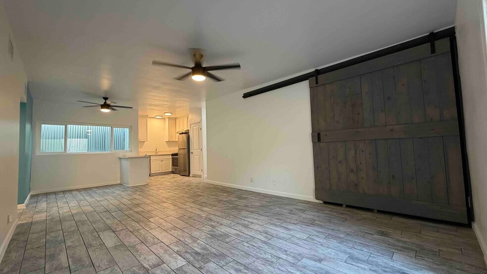 Building Photo - 903 New Depot St