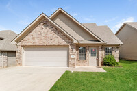 Building Photo - Fall in Love with this Floor Plan in Bryant