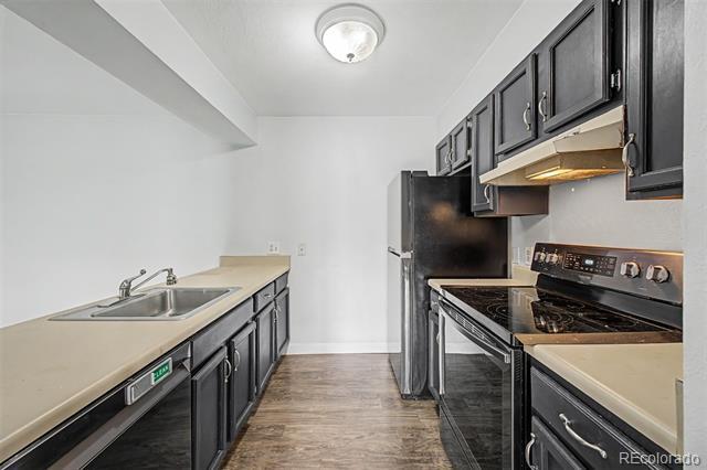 Building Photo - 7665 E Eastman Ave