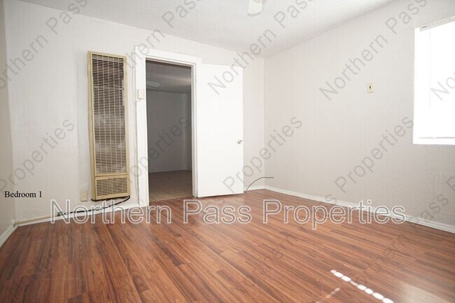 Building Photo - 7161 Dale Rd