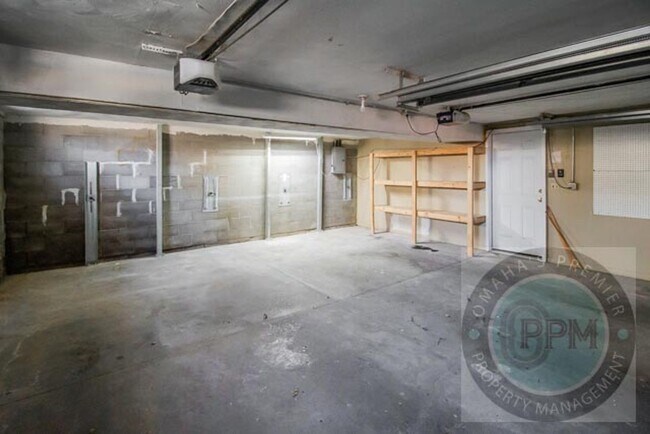 Building Photo - Spacious 5 Bedroom / 2.5 Bathroom Home | Near Ralston