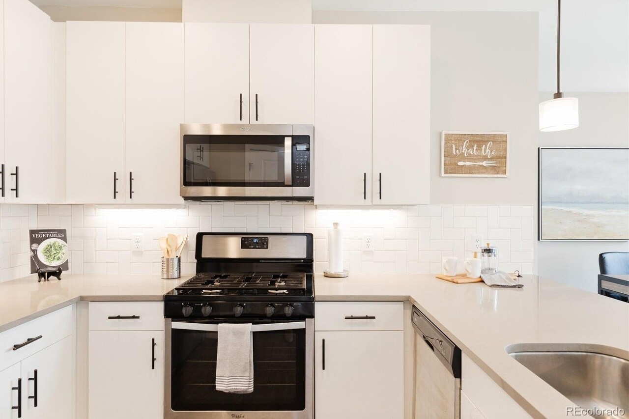 Building Photo - 2729 W 28th Ave