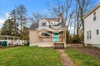 Building Photo - 5206 Ravenna St