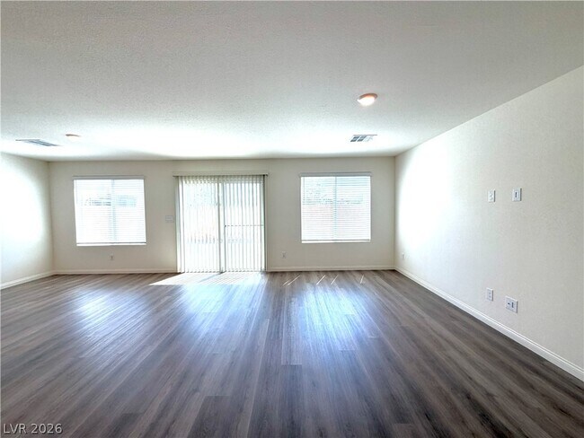 Building Photo - 5646 Mesa Sedona St