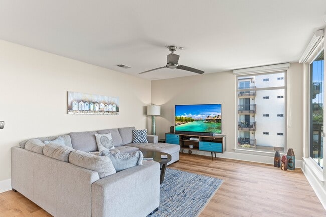 Building Photo - 1019 Costa Pacifica Way