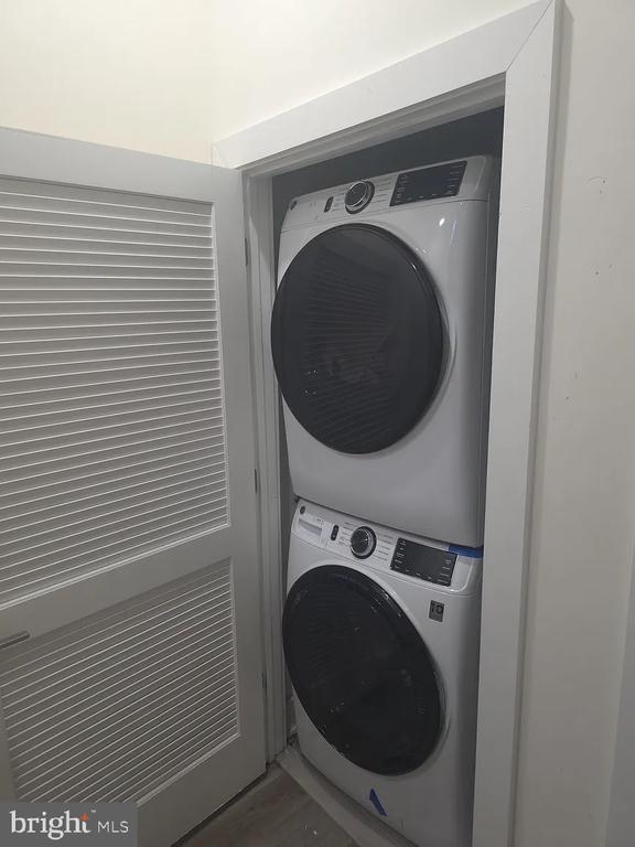 Building Photo - 512 W Montgomery Ave