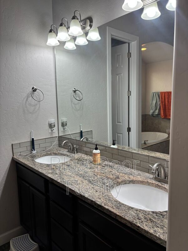 Building Photo - 7312 Valle Cantero Ln NW