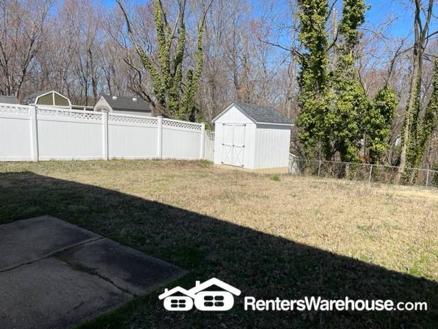 Building Photo - 1335 CHAPELVIEW Dr
