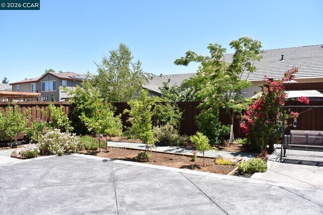 Building Photo - 582 Mandevilla Dr