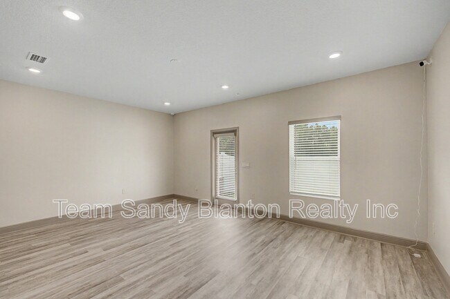 Building Photo - 9055 Golden Eye Dr