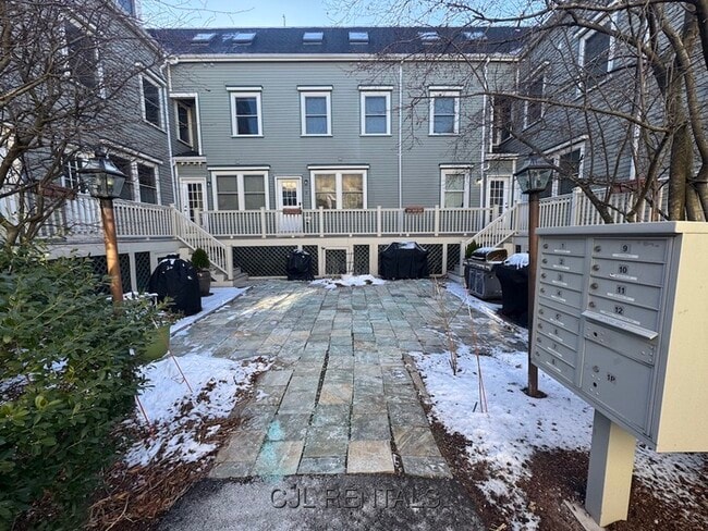 Building Photo - 4 Sherman Ct