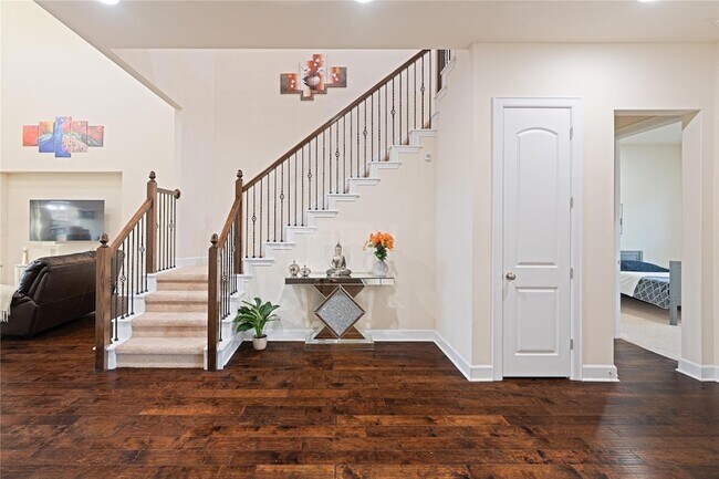 Building Photo - 228 Lockhart Lp