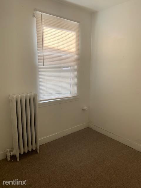 Building Photo - 5 br, 2 bath Townhome - 1428 N Eden St