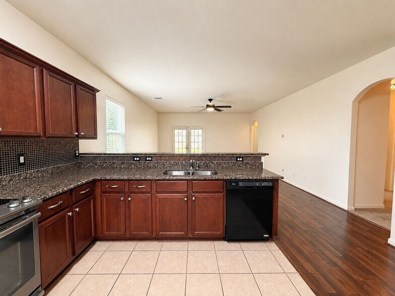 Building Photo - 8739 Leclaire Meadow Dr