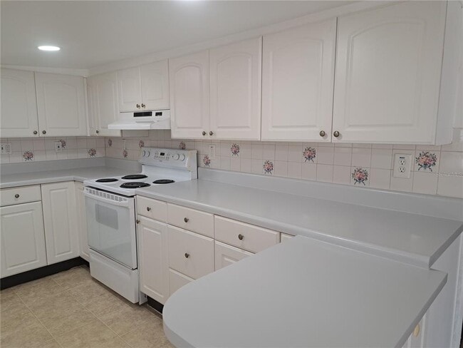 Building Photo - 1040 65th St S