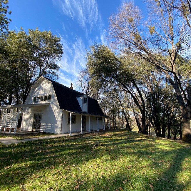 Building Photo - 5020 Hackomiller Rd
